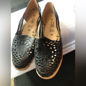 Leather Mexican flats